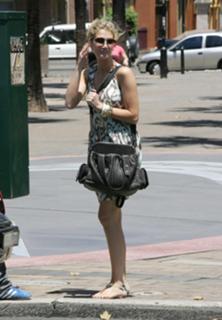 Delta Goodrem feet photo thumbnail