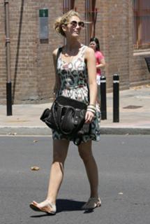 Delta Goodrem feet photo thumbnail