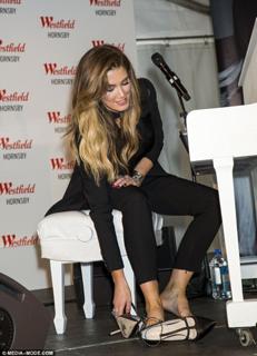 Delta Goodrem feet photo thumbnail