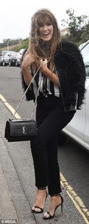 Delta Goodrem feet photo thumbnail