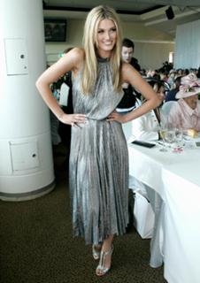 Delta Goodrem feet photo thumbnail