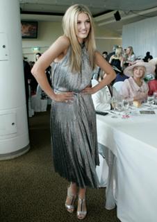 Delta Goodrem feet photo thumbnail