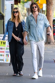 Delta Goodrem feet photo thumbnail