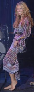 Delta Goodrem feet photo thumbnail