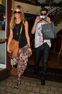 Delta Goodrem feet photo thumbnail