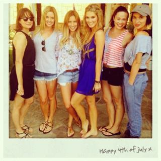 Delta Goodrem feet photo thumbnail