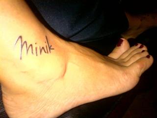 Demet Akalin feet photo thumbnail