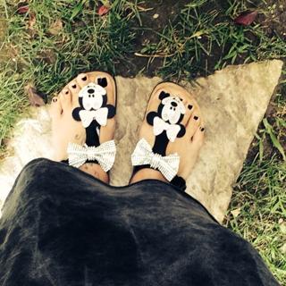 Demet Akalin feet photo thumbnail