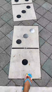 Demet Akalin feet photo thumbnail