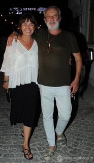 Demet Akbag feet photo 5