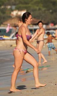 Demet Evgar feet photo thumbnail