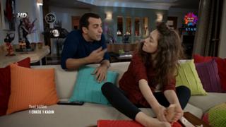 Demet Evgar feet photo thumbnail