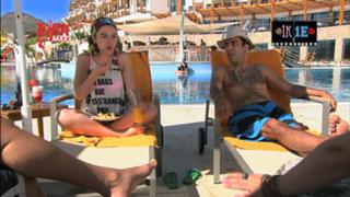 Demet Evgar feet photo thumbnail