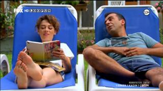 Demet Evgar feet photo thumbnail