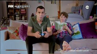 Demet Evgar feet photo thumbnail