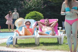 Demet Evgar feet photo thumbnail