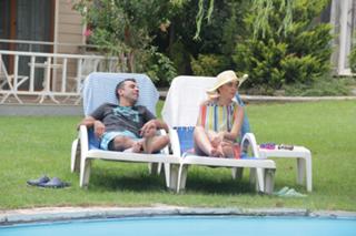 Demet Evgar feet photo thumbnail