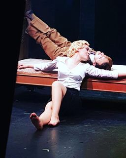 Demet Evgar feet photo thumbnail