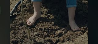Demet Evgar feet photo 1