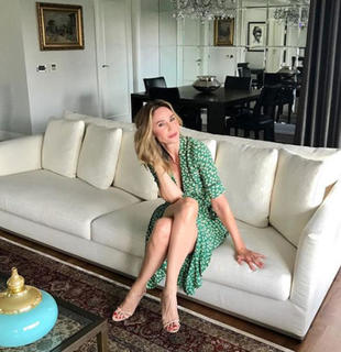 Demet Sener feet photo 16