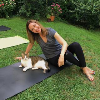 Demet Sener feet photo 5