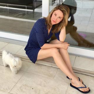 Demet Sener feet photo 12