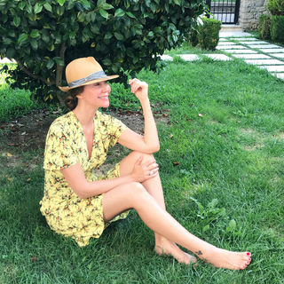 Demet Sener feet photo 16