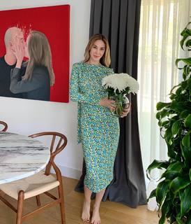 Demet Sener feet photo 3