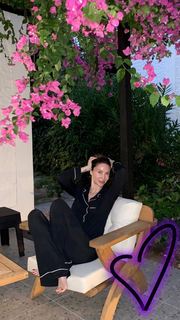 Demet Sener feet photo 4