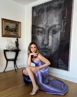 Demet Sener feet photo 1