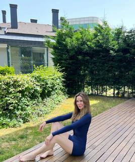 Demet Sener feet photo 13