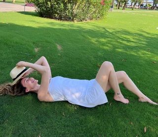 Demet Sener feet photo 6