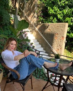 Demet Sener feet photo 5