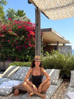 Demet Sener feet photo 4