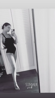 Demet Özdemir feet photo thumbnail