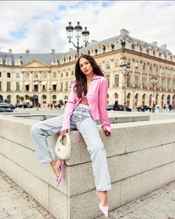 Demet Özdemir feet photo thumbnail