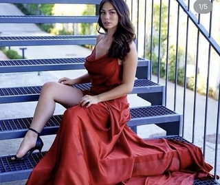 Demet Özdemir feet photo thumbnail
