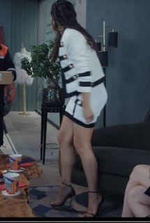 Demet Özdemir feet photo thumbnail