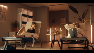 Demet Özdemir feet photo thumbnail