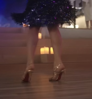 Demet Özdemir feet photo thumbnail