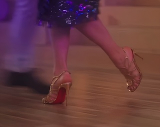 Demet Özdemir feet photo thumbnail