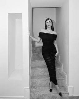 Demet Özdemir feet photo thumbnail