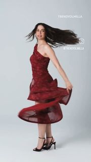 Demet Özdemir feet photo 7