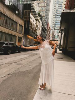 Demet Özdemir feet photo 1
