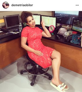 Demetria Obilor feet photo thumbnail