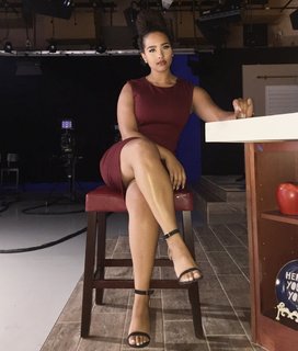 Demetria Obilor feet photo thumbnail