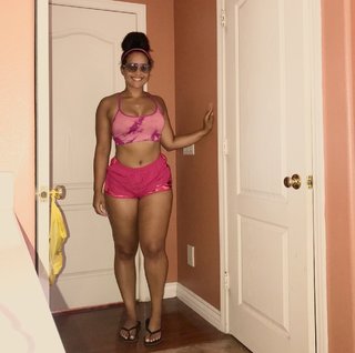 Demetria Obilor feet photo thumbnail
