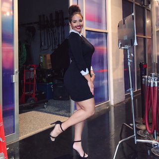 Demetria Obilor feet photo thumbnail