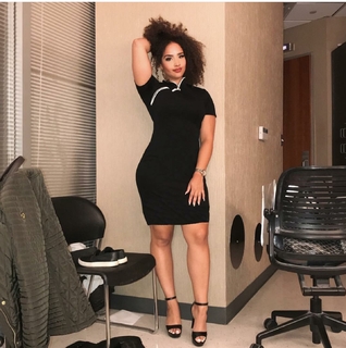 Demetria Obilor feet photo thumbnail