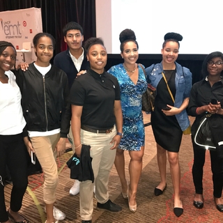 Demetria Obilor feet photo thumbnail